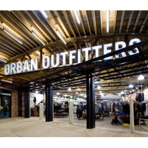 画像: URBAN OUTFITTERS(アーバンアウトフィッターズ）